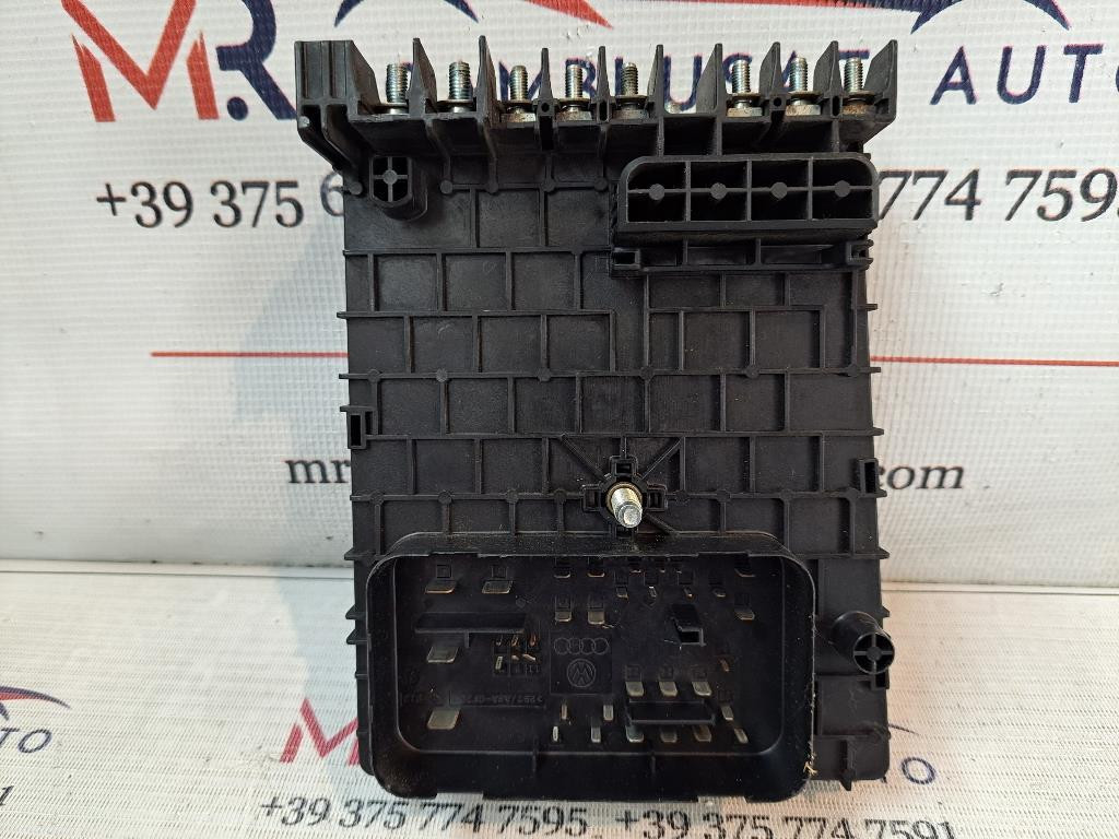 box contenitore porta fusibili VOLKSWAGEN Passat Berlina 5° Serie