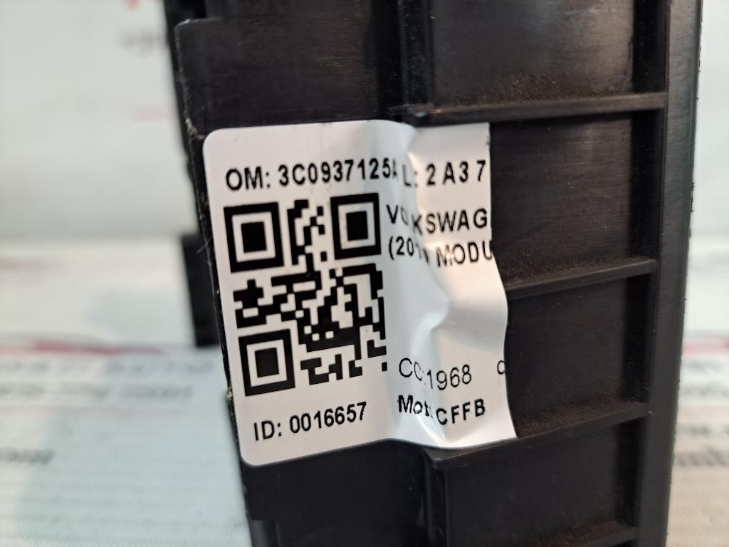 box contenitore porta fusibili VOLKSWAGEN Passat Berlina 5° Serie