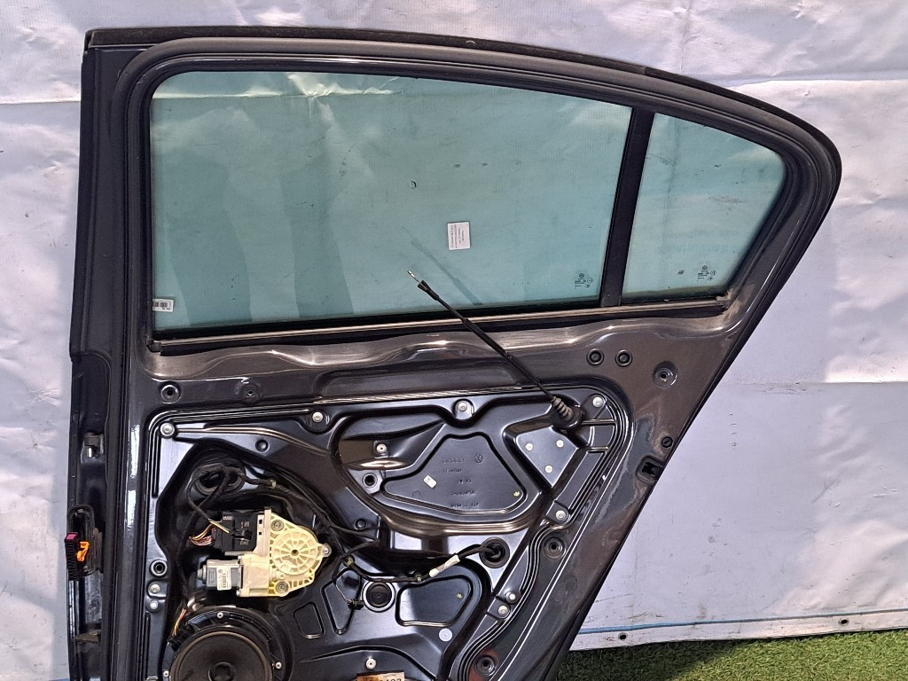 Portiera Posteriore Destra VOLKSWAGEN Passat Berlina 5° Serie