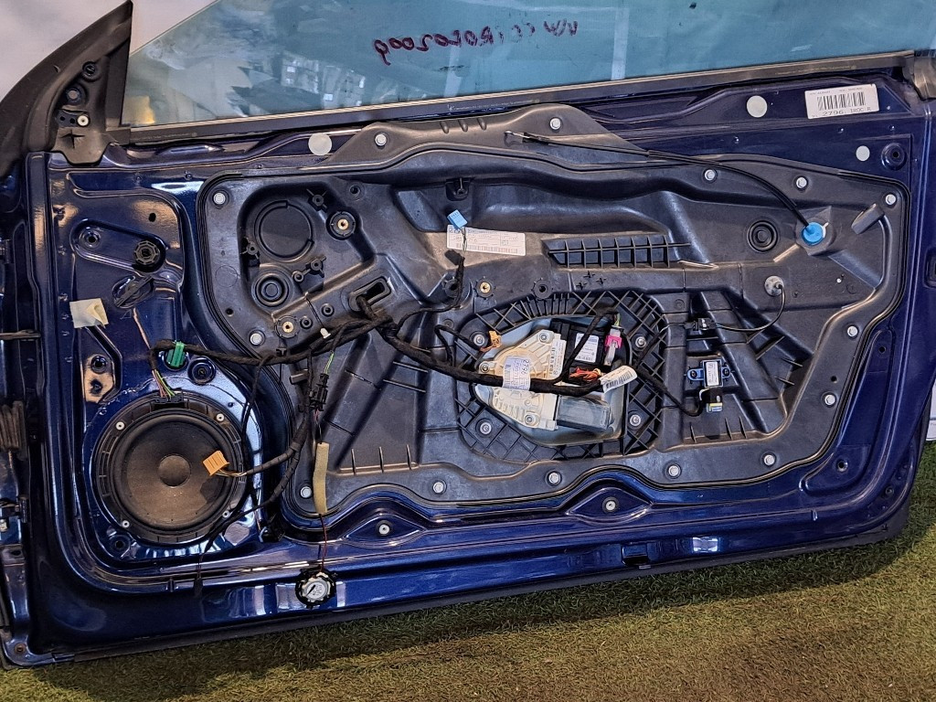 Portiera anteriore Destra VOLKSWAGEN Scirocco Serie (137) (08>14)