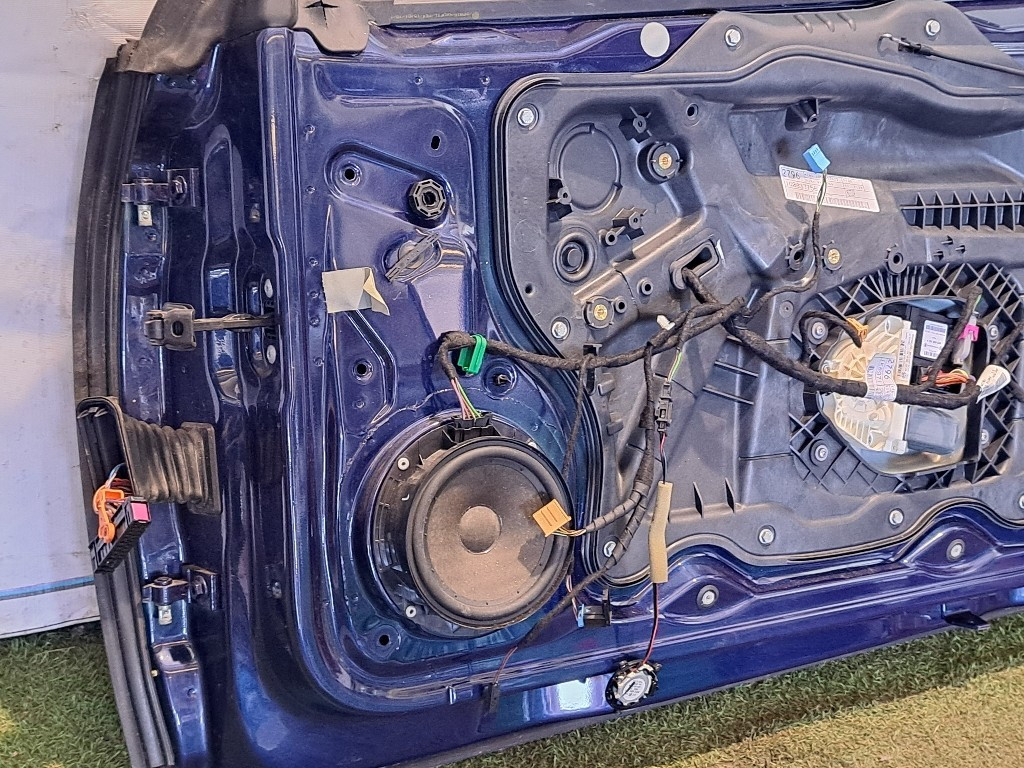Portiera anteriore Destra VOLKSWAGEN Scirocco Serie (137) (08>14)