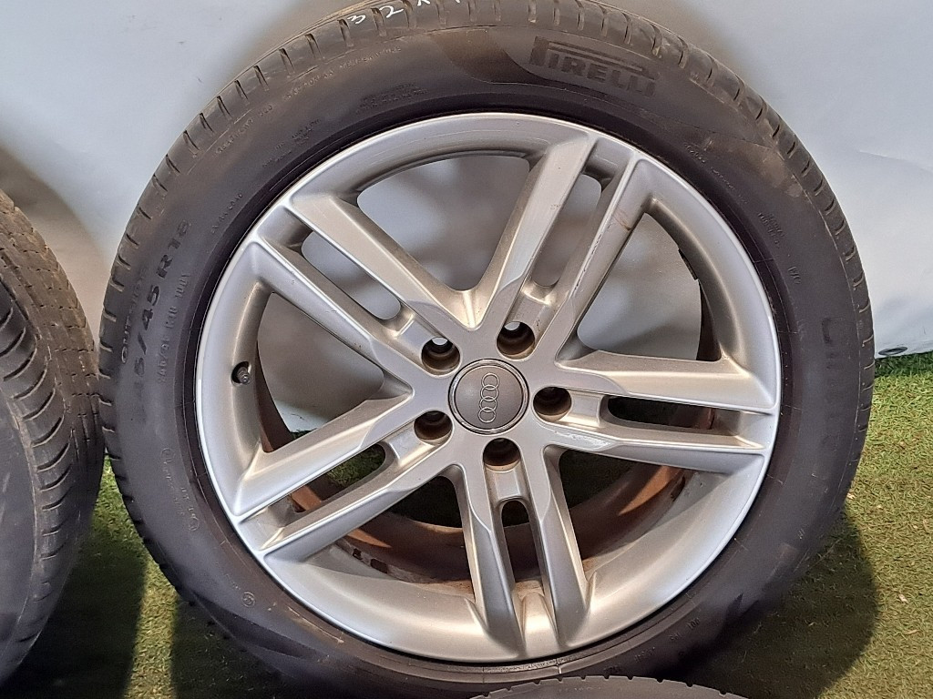 Cerchi completi di gomme (Gomme in omaggio) AUDI A6 Berlina Serie C7 (4GC) (11>)