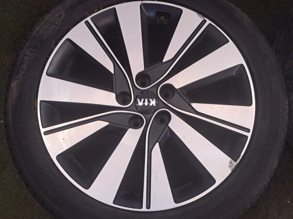 Cerchi completi di gomme (Gomme in omaggio) KIA Sportage Serie (10>16)