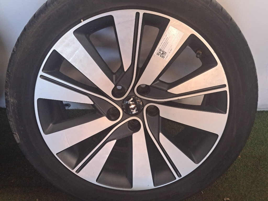 Cerchi completi di gomme (Gomme in omaggio) KIA Sportage Serie (10>16)