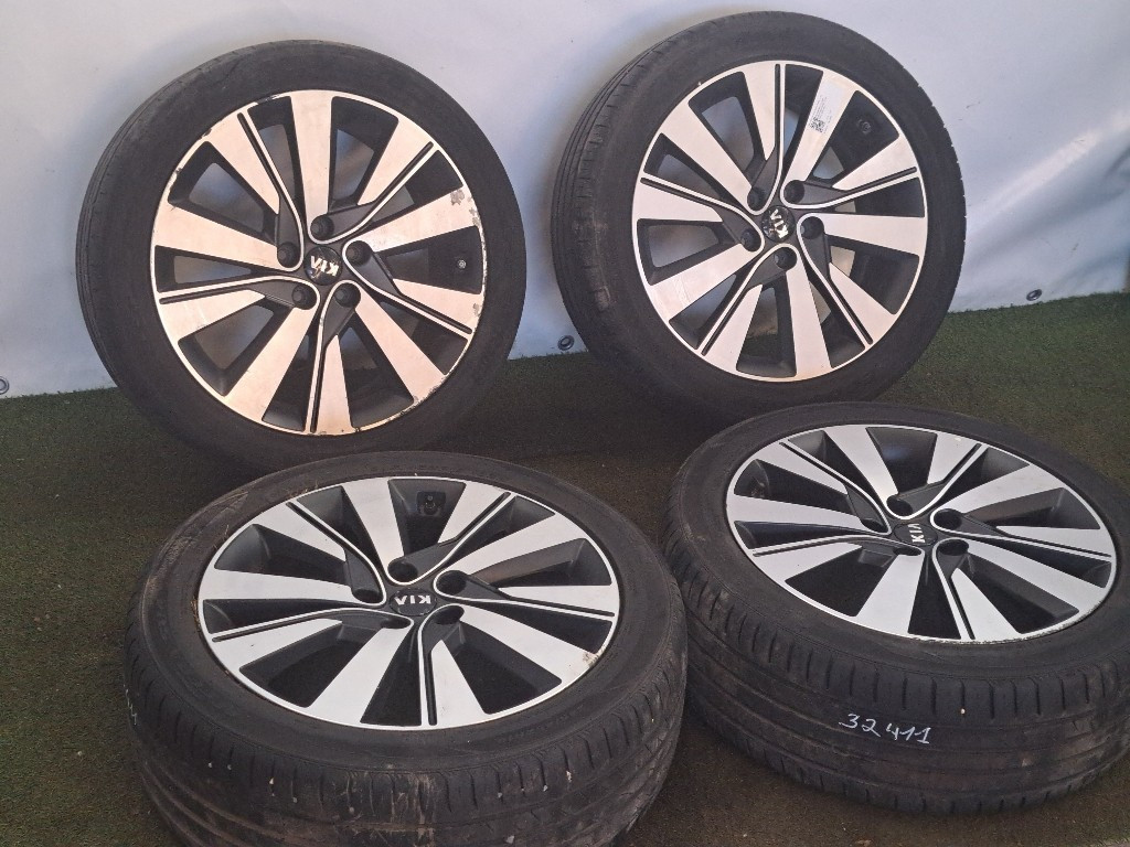 Cerchi completi di gomme (Gomme in omaggio) KIA Sportage Serie (10>16)