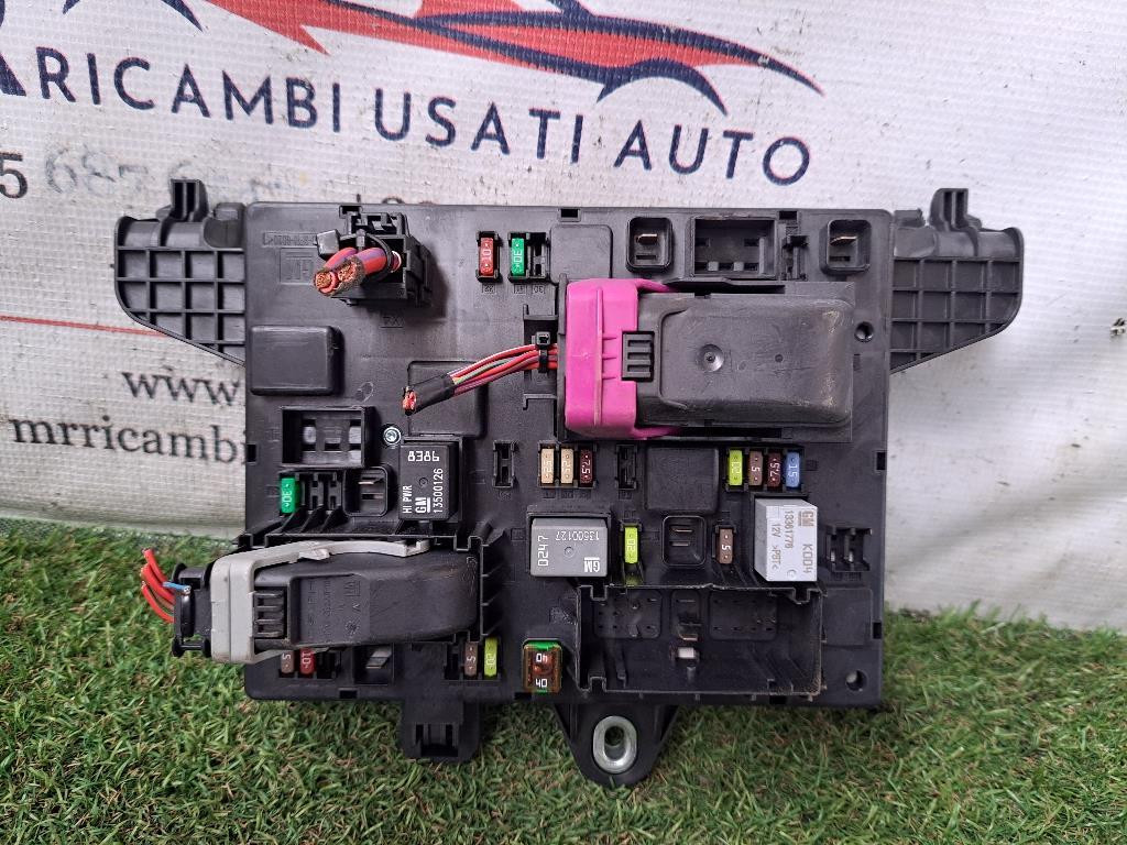 box contenitore porta fusibili OPEL Astra J