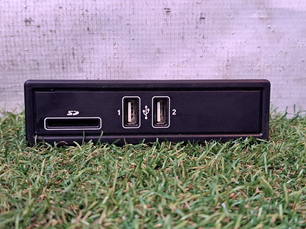 Presa AUX/USB MERCEDES Classe C (W205) (2013-)
