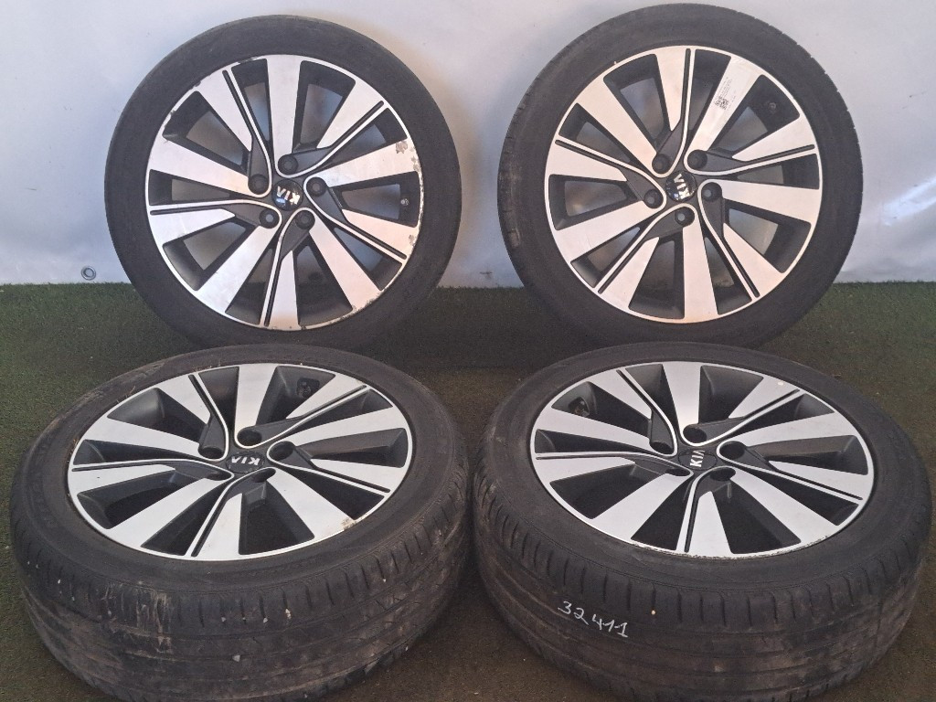 Cerchi completi di gomme (Gomme in omaggio) KIA Sportage Serie (10>16)